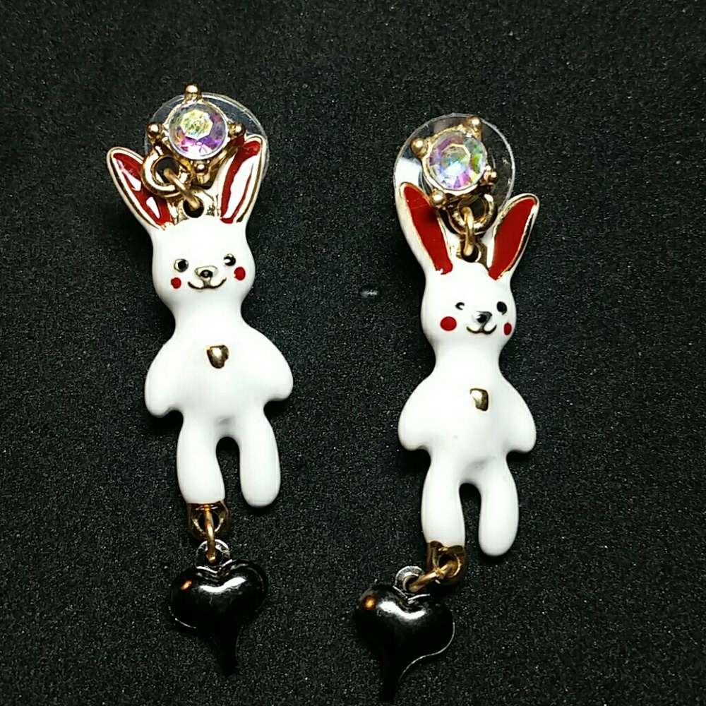🍰Love Bunny Rabbit Heart Betsey Johnson Earrings